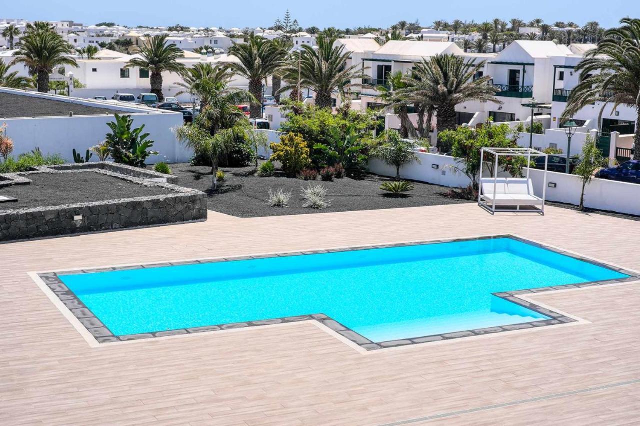 Luminosa Vivienda Vacacional Con Vista A La Piscina Costa Teguise Eksteriør bilde