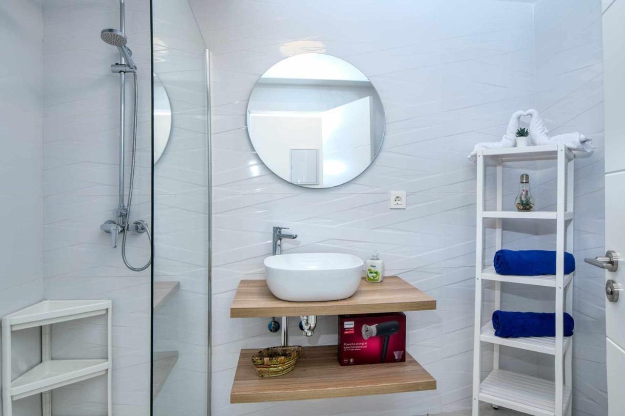 Luminosa Vivienda Vacacional Con Vista A La Piscina Costa Teguise Eksteriør bilde