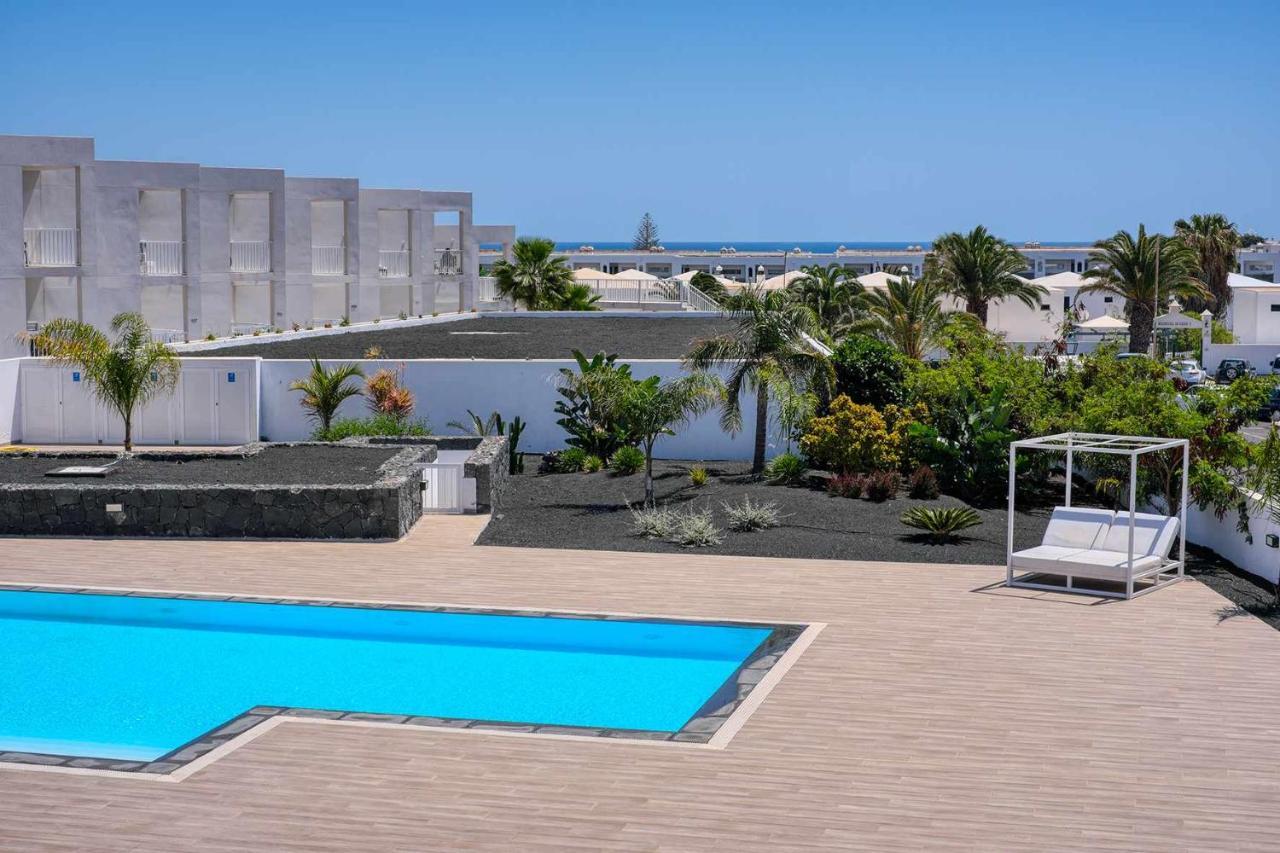 Luminosa Vivienda Vacacional Con Vista A La Piscina Costa Teguise Eksteriør bilde