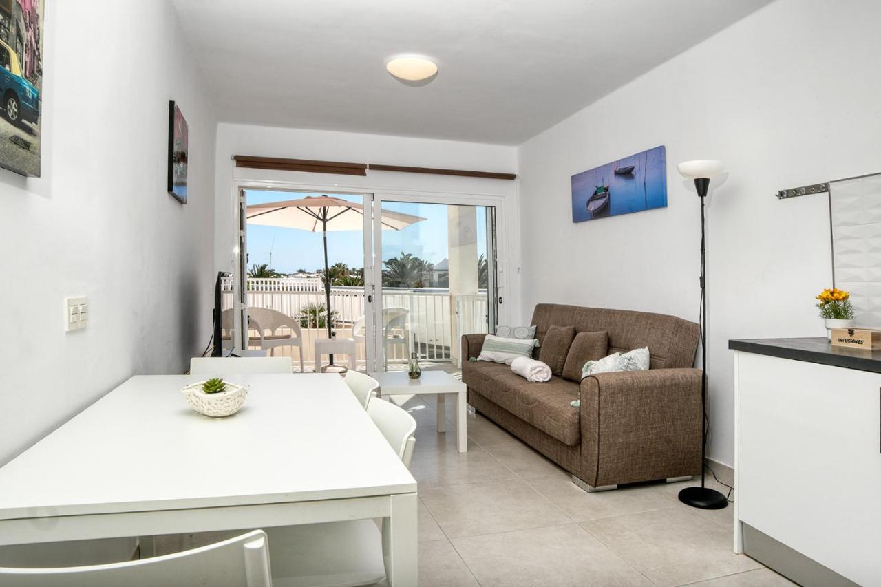 Luminosa Vivienda Vacacional Con Vista A La Piscina Costa Teguise Eksteriør bilde
